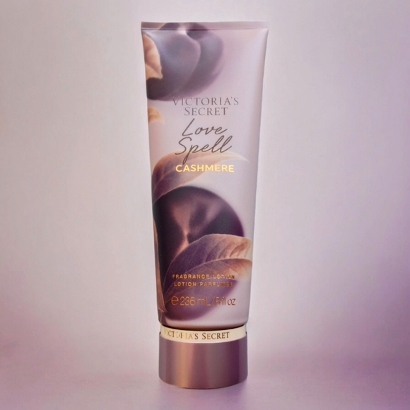 Victoria's Secret Love Spell Cashmere Body Lotion 💋 - Picture 4 of 5